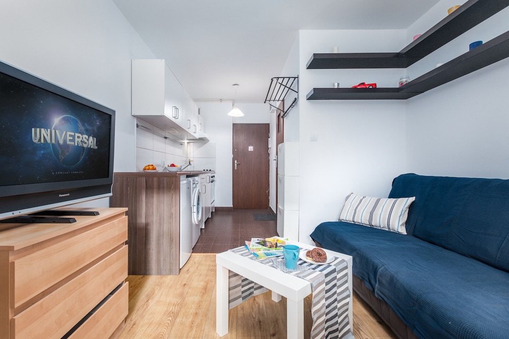 Apartment Warsaw Chmielna 116 by Renters