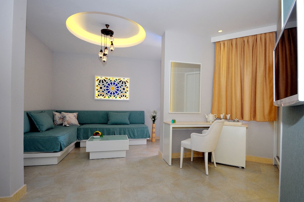 Sea Breeze Otel & Daireler - Image 33