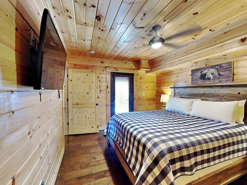 Rainbow Falls Retreat by Jackson Mountain Rentals