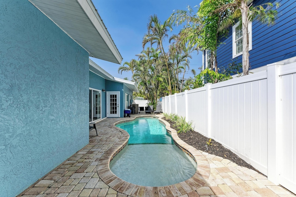Anna Maria Island Blue Bella Bliss - Private Heated Pool