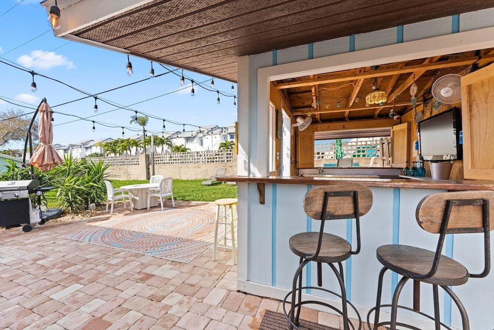 384 Harbor Drive