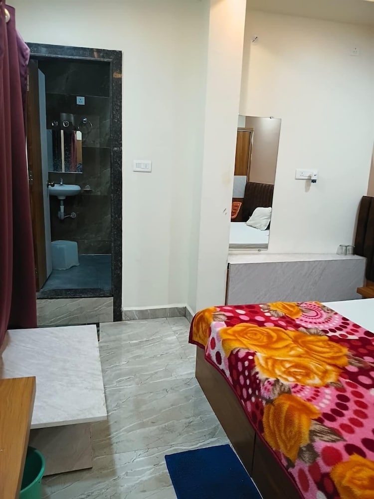 Hotel Keshav