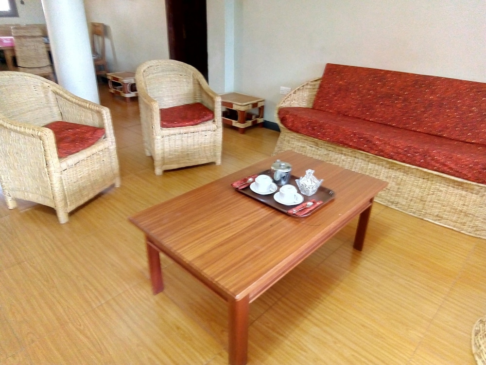 Colonial Residence