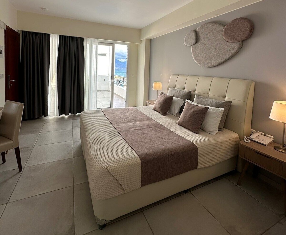 Faedra Beach Hotel