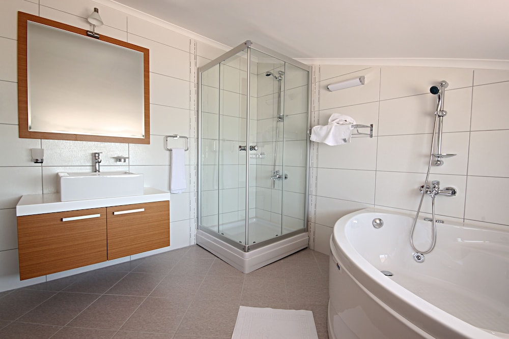 Diana Residence - Image 32