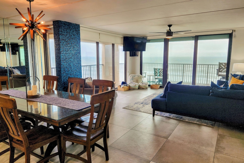 Corner 3BR w/ Wraparound Balcony & Gulf Views