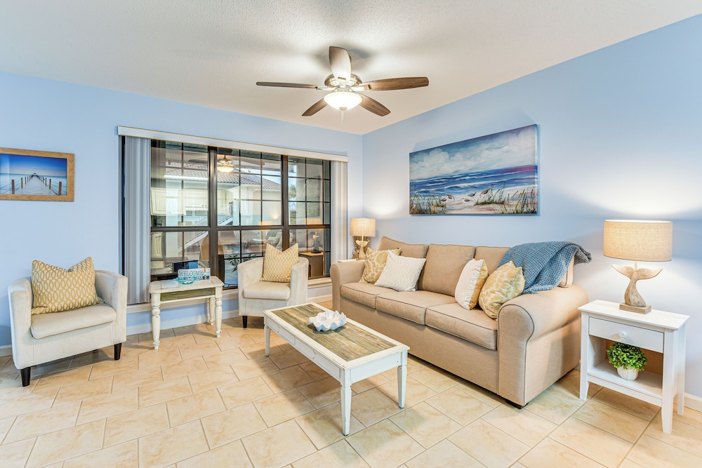 Walk to Pool & Beach: PCB Resort Getaway w/ Porch