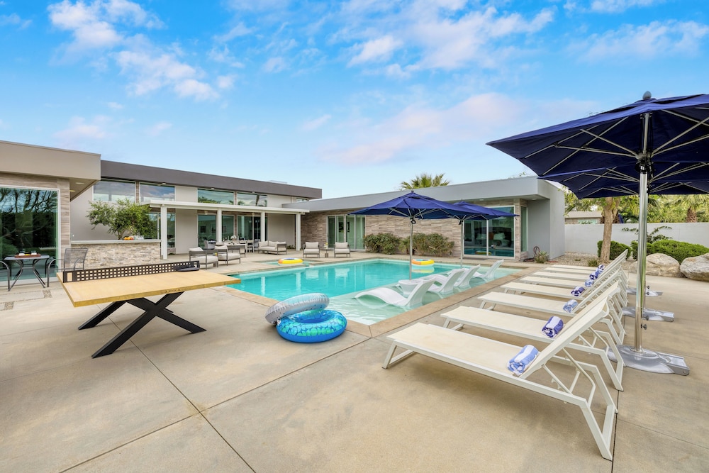 The Polo Villas by AvantStay – Modern Oasis Near Empire Polo Club