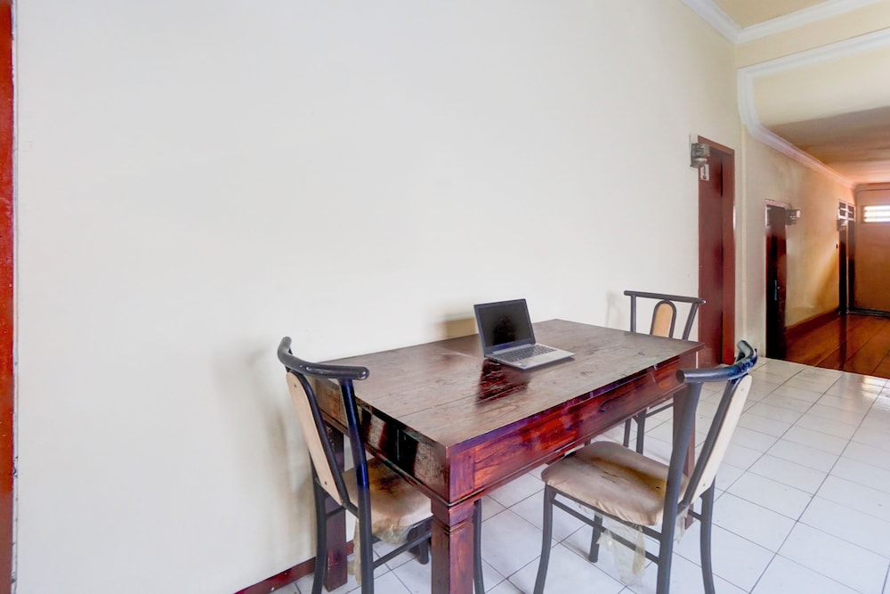 OYO 94818 Sabina House Syariah