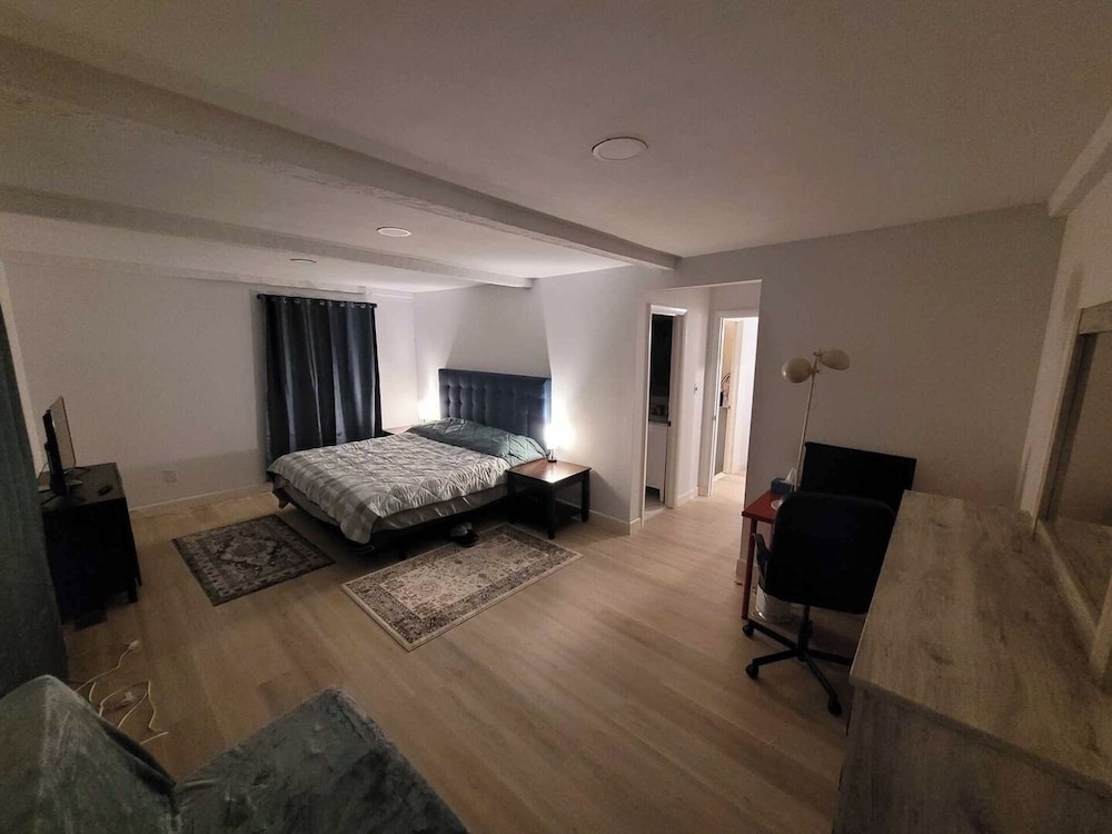 Spacious 4BR Home w/ Pool Family Friendly