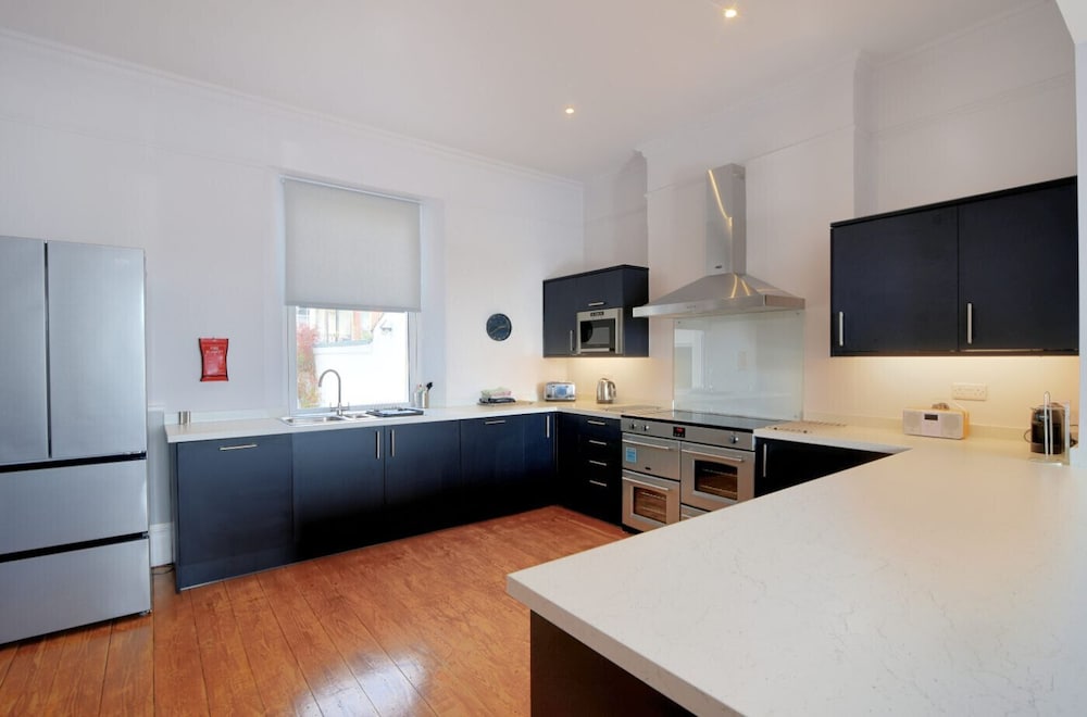 7 Seafield Road