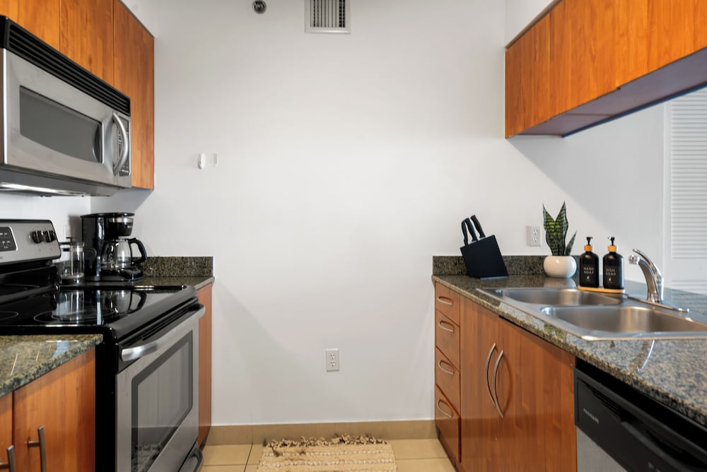 Ocean View Condo - Feel the Sea Breeze — Miami photo 3