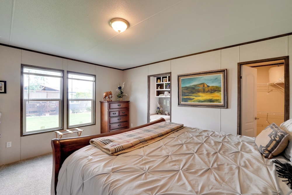 Peaceful Countryside Home w/ Yard in Hawley