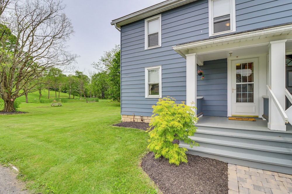 Walk to Saylors Lake: Townhome w/ Shared Perks!