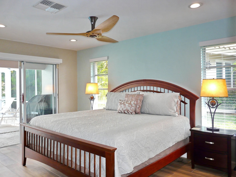 Delightful Home With Pool and Direct Boating Access view 2