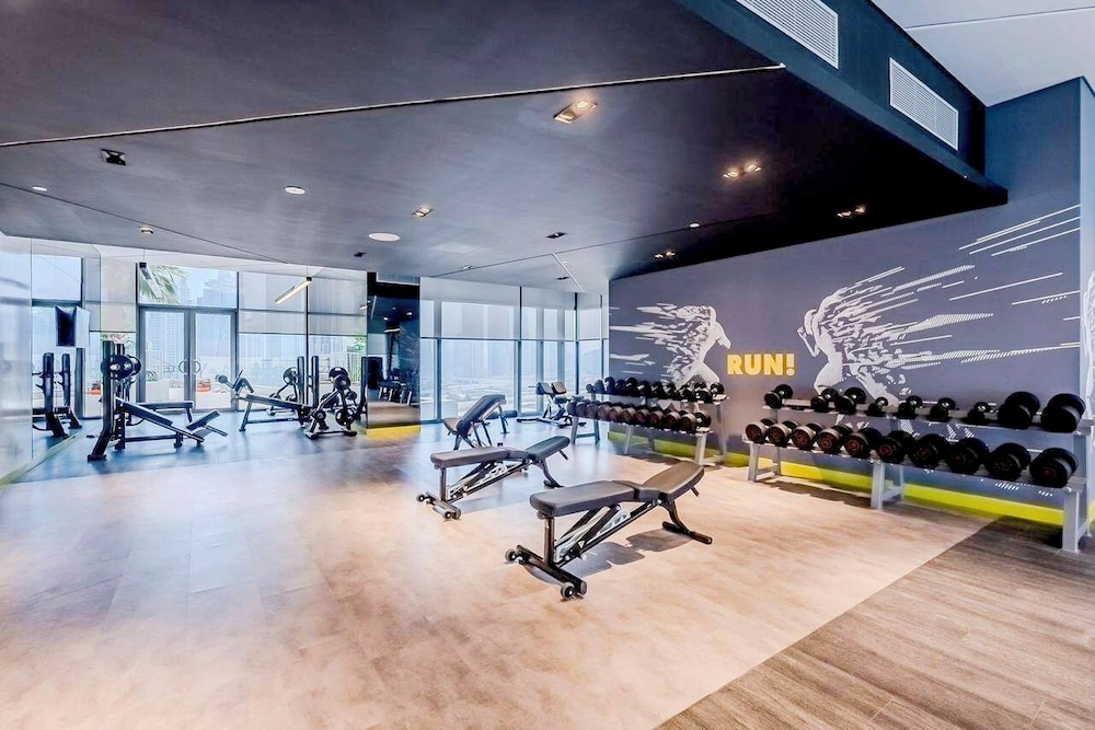 PVH - Contemporary 2BR - Aykon Tower C