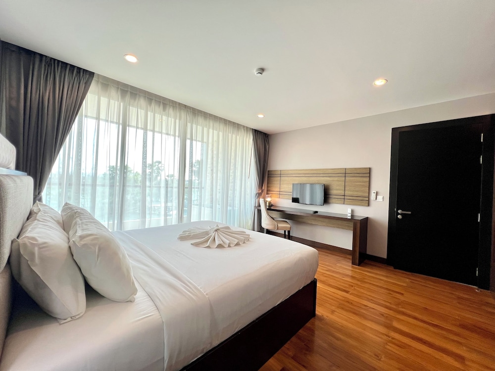 The Regent Bangtao by RESAVA