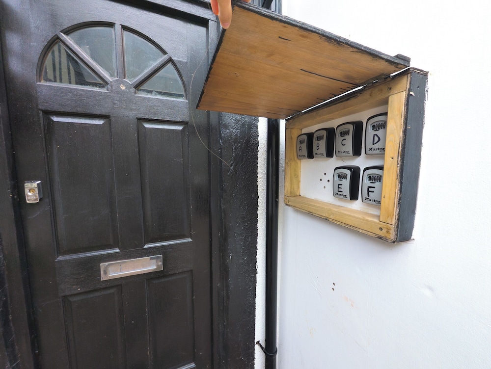 Casa Botique - Close To Gunwharf