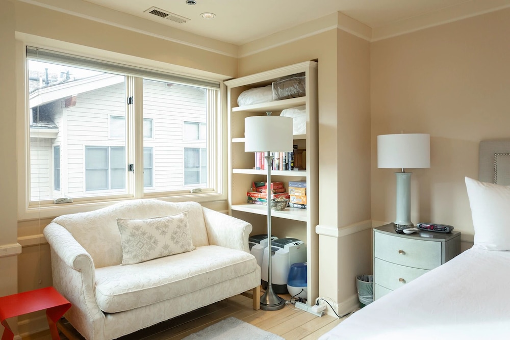 Royal Plaza at Deer Valley Resort - One Bedroom Condo with Hot Tub #301 1 Condo