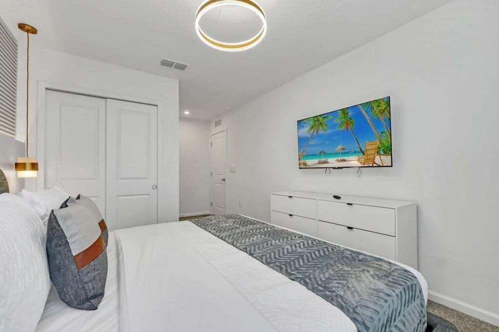 Enchanted Solara Retreat Themed Bedrooms & Pool 5 Townhouse