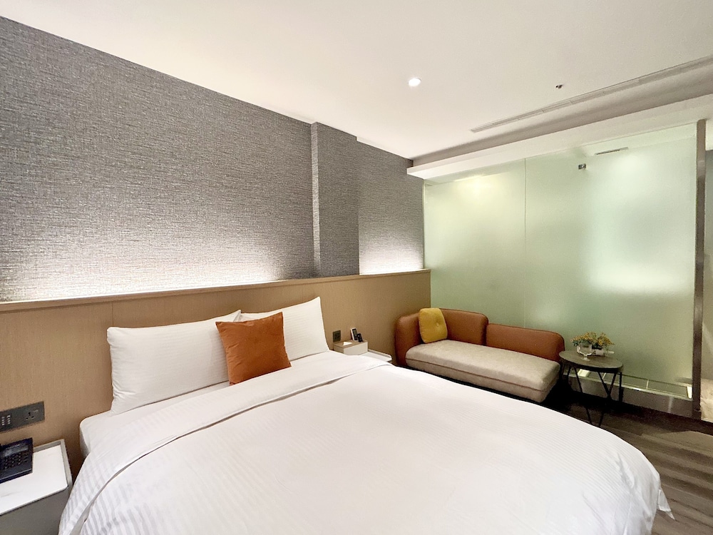 Fun Stay Inn Ximen