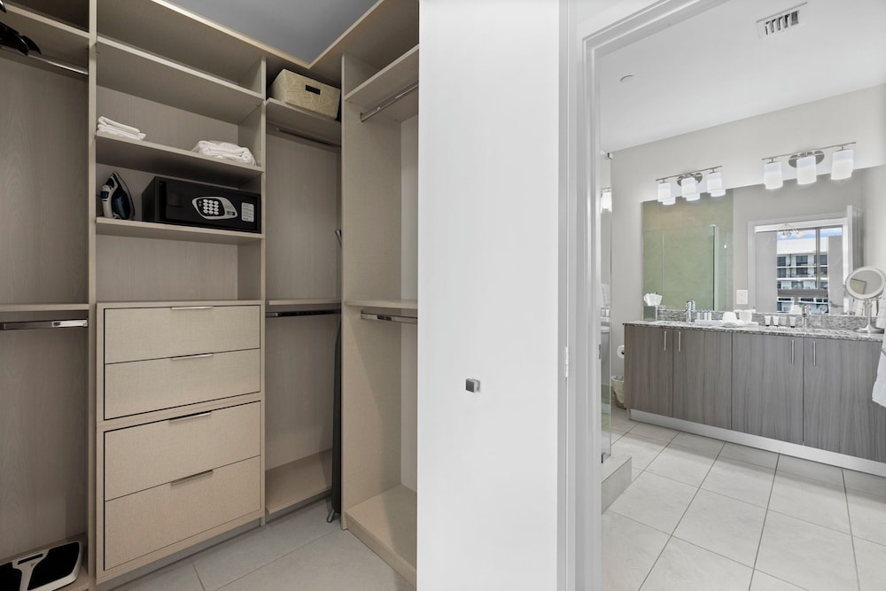 Spacious 2-Bedroom Condo at Doral Park