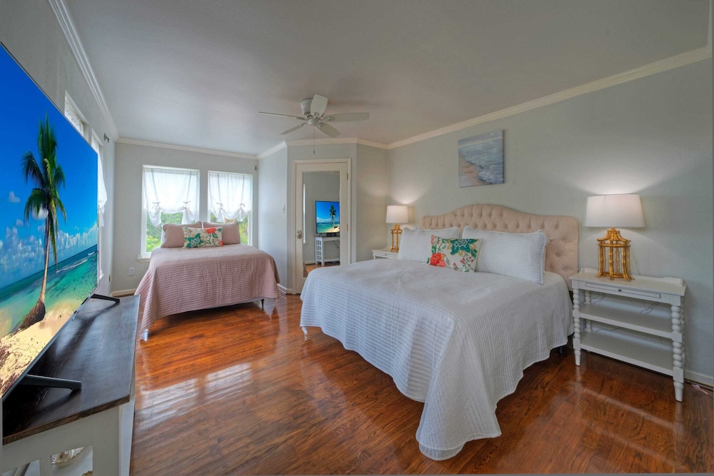 The Koi Marlin Port A Home w/ Pool, Pond, Grill & Near Beach + Marinas