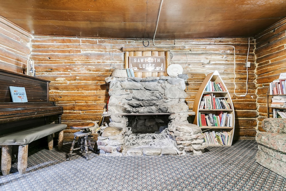 Sawtooth Lodge