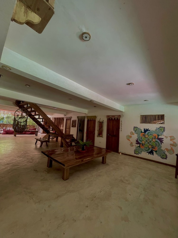 Ganesh Hostel