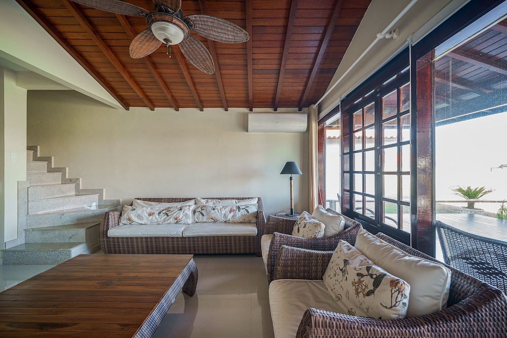 Bz60 Casa em condomínio pé na areia