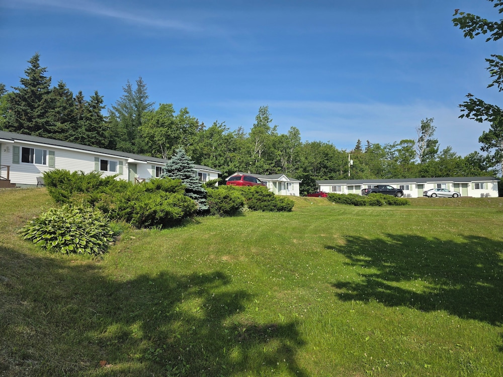MacNeil's Motel