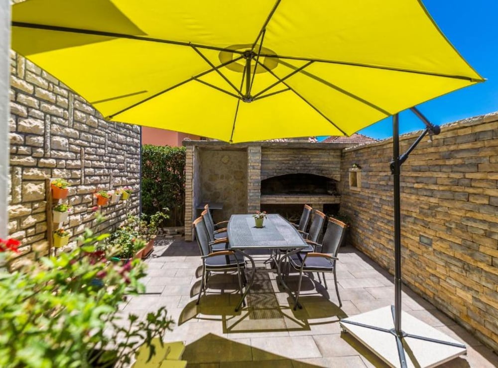 Charming Zadar Apartment Near Old Town With Convenient Access to Beaches