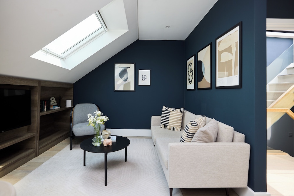 The Skylight One-Bed at Elspeth Road