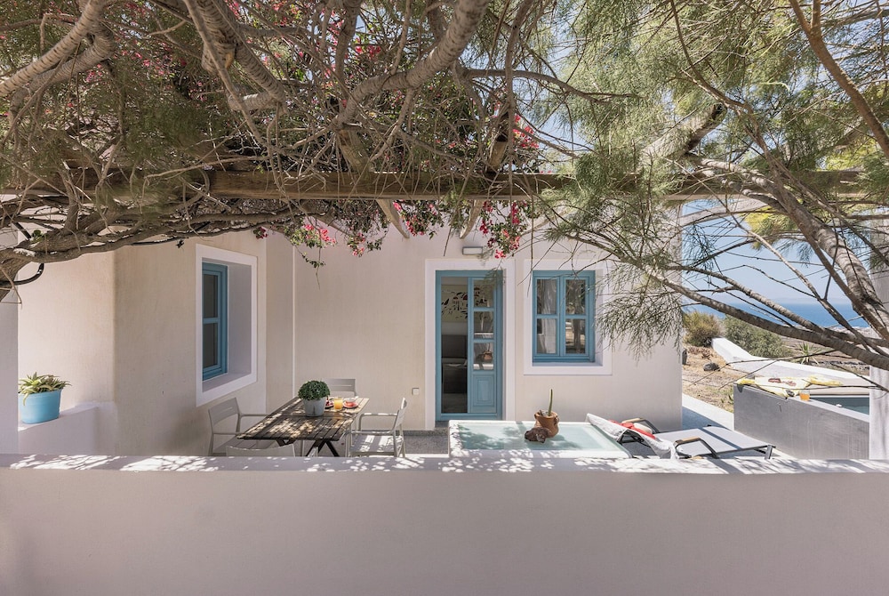 GTK Santorini Oia Sunset Villas