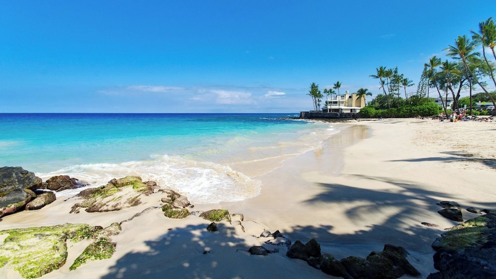 Condo With Central AC - Partial Ocean View - Concierge - Near Magic Sands Beach - Vrkcv