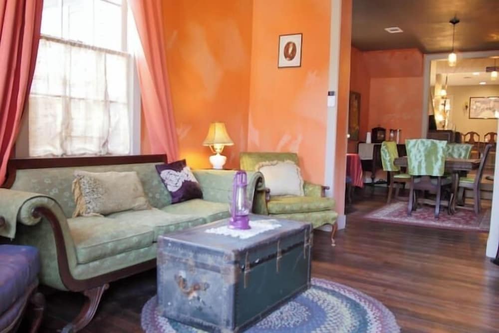 L'Auberge Inn
