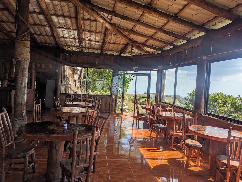 Campos de Oro Wilderness Lodge