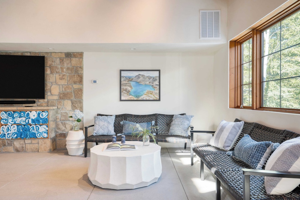 Luxury Mountain Estate w/ Indoor Pool, Gym & Hot Tub Near Keystone | Sleeps 19