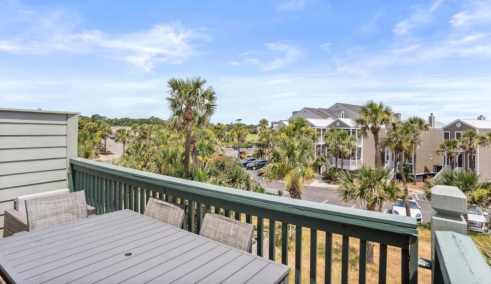 Condo with Resort Access - Great North Island Location