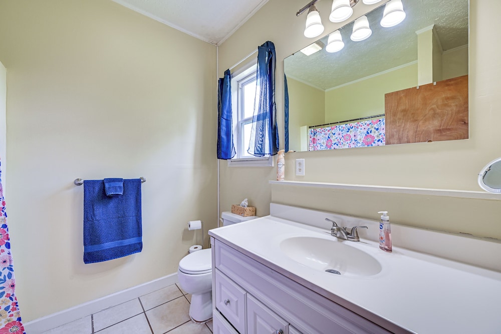 4 Mi to Ohio River: Quiet Guest House w/ Yard!
