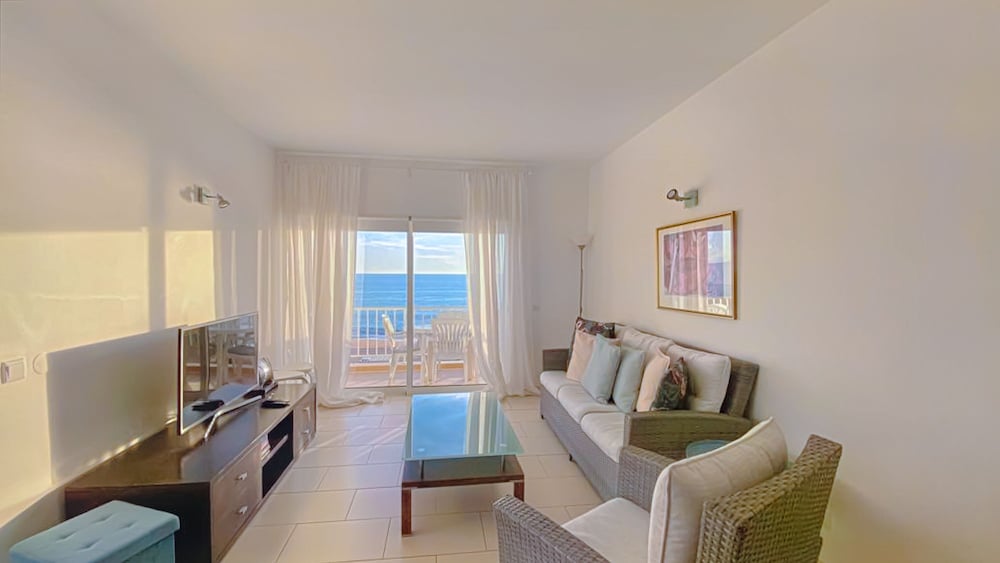 Yes Frente Praia III T3 HsR Quarteira