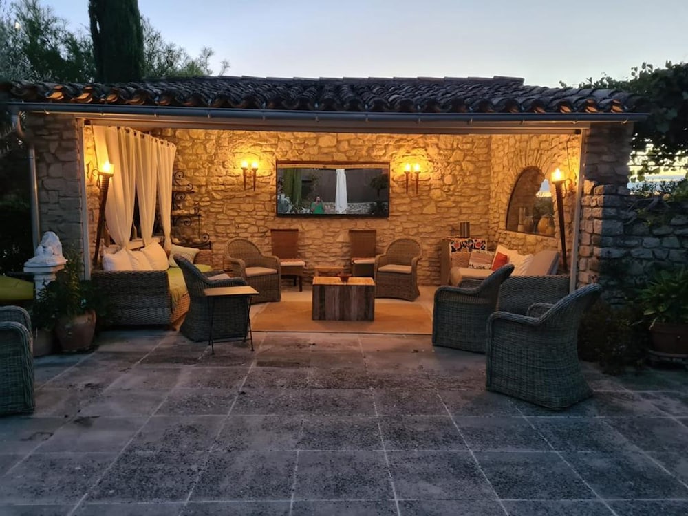 La Villa de Robion in Robion