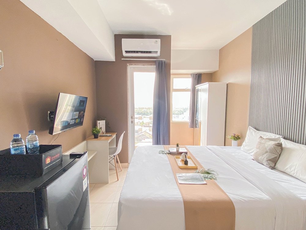 Simple And Strategic Location Studio Apartment At Springlake Summarecon Bekasi