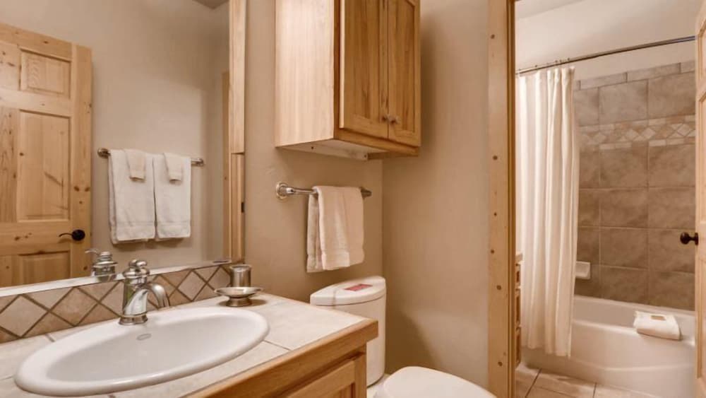 Breck_clifton_lodge