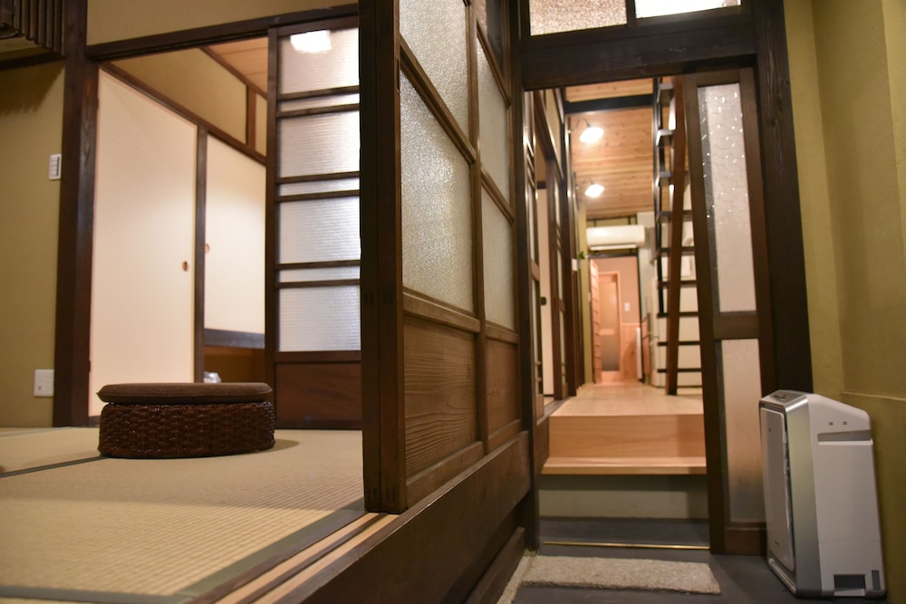 Chika Rakuen