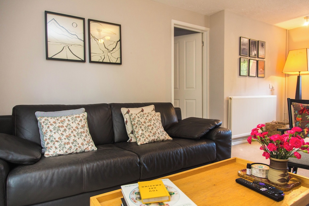 Calm Private Annex Ideal to Work, Rest & Explore