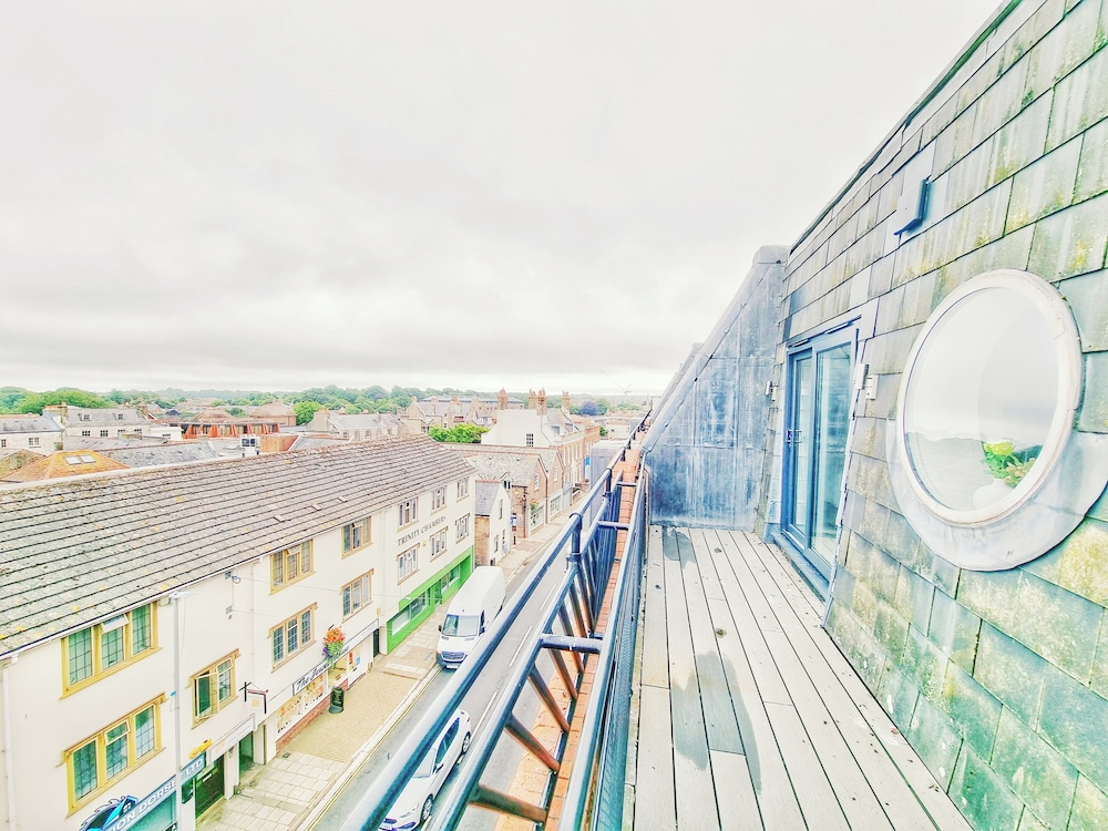 1 Bed Flat - Sleeps 2 - Parking - Wifi