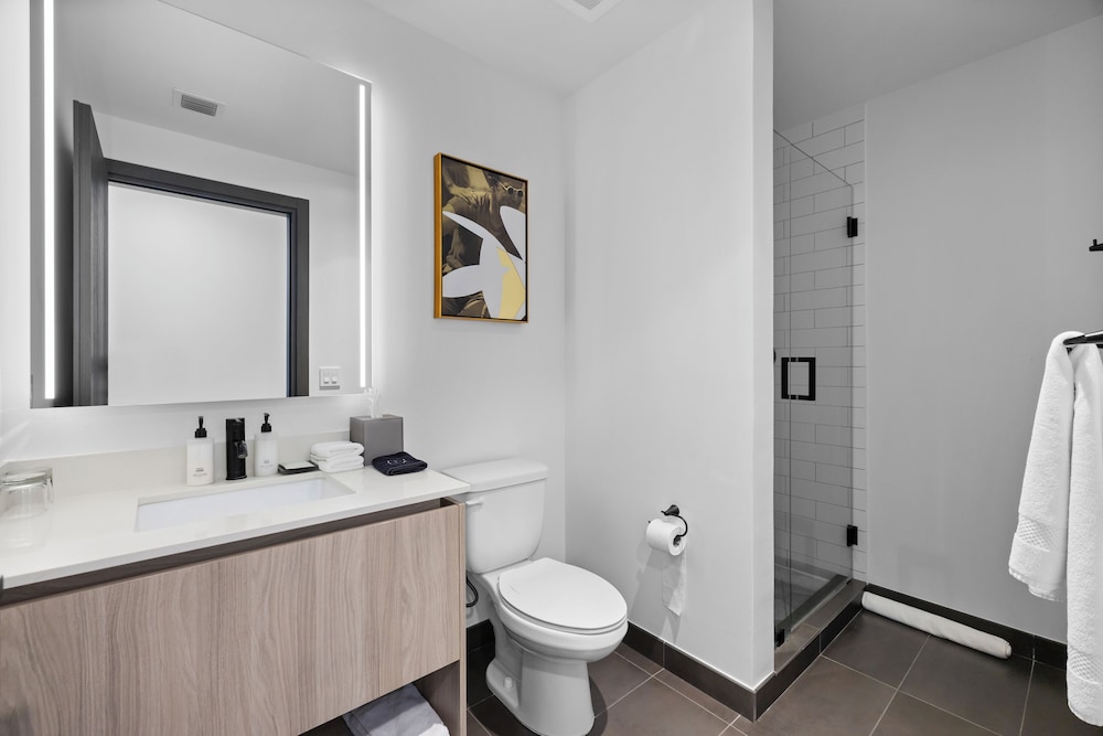 Luxury Studio with City & Bay Views
