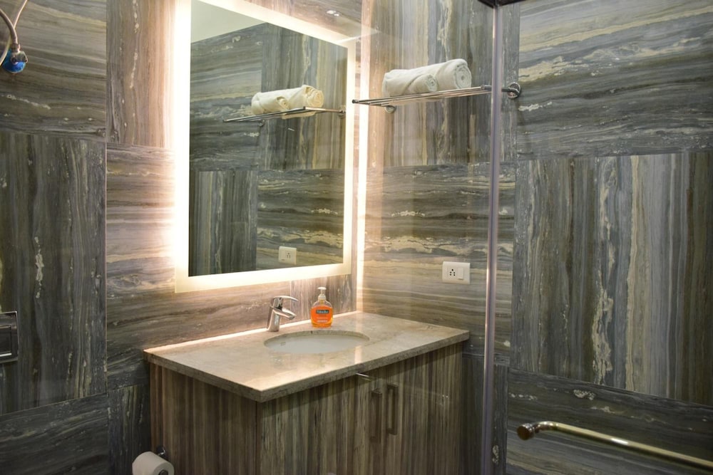 When In Gurgaon - Service Apartments, Next to Artemis Hospital view 3