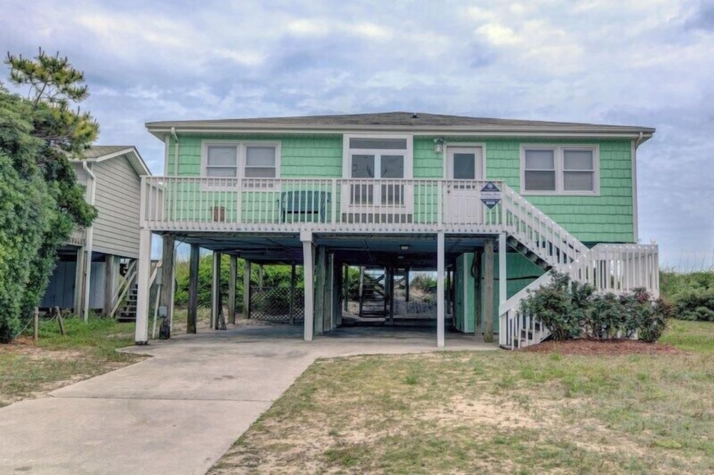 Bright's Beach Front by Topsail Realty